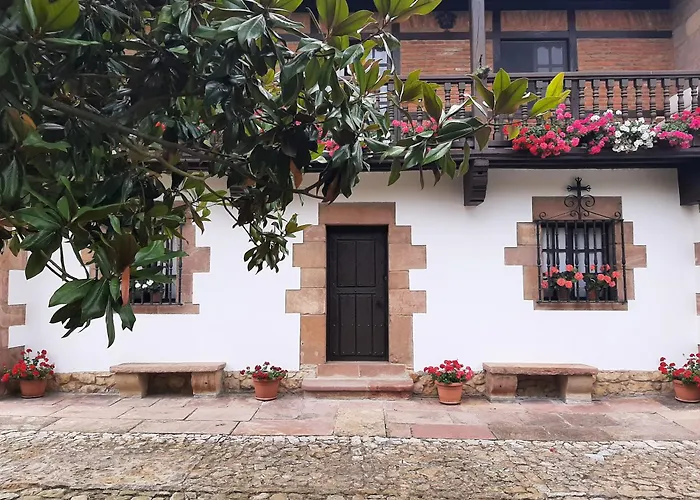 La Casa Solariega