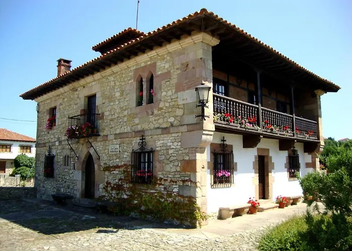 La Casa Solariega